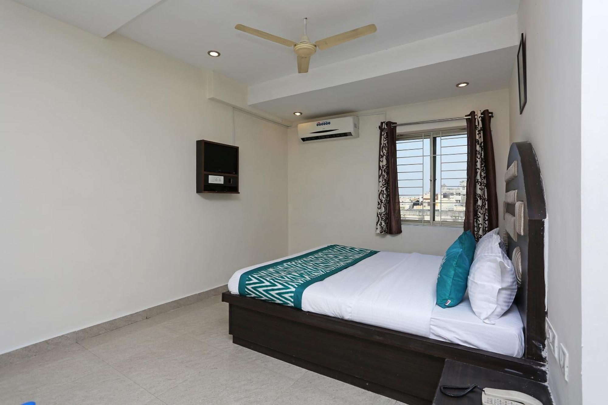 Hotel O Ds Grand Inn Lingampalli Exterior photo